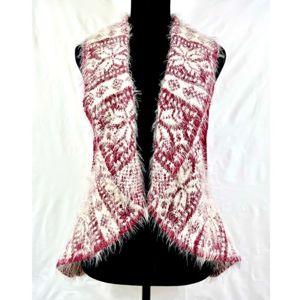 MAX STUDIO Girl’s Fuzzy Sweater Vest in Snowflakes Burgundy & Cream |M (10-12)